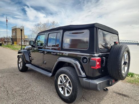Used 2018 Jeep Wrangler Unlimited Sahara w/ LED Lighting Group image 3