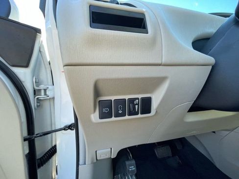 Used 2014 Toyota Prius V Five image 12