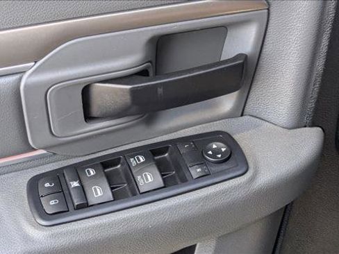 Used 2014 RAM 1500 Classic SLT image 12