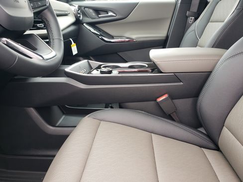 New 2026 Chevrolet Equinox LT image 28