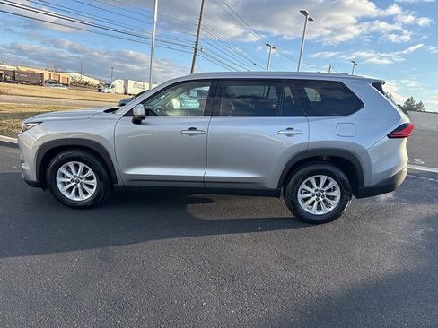 Certified 2024 Toyota Grand Highlander XLE image 4