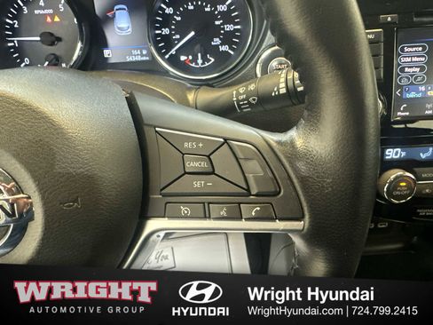 Used 2021 Nissan Rogue Sport SV image 21