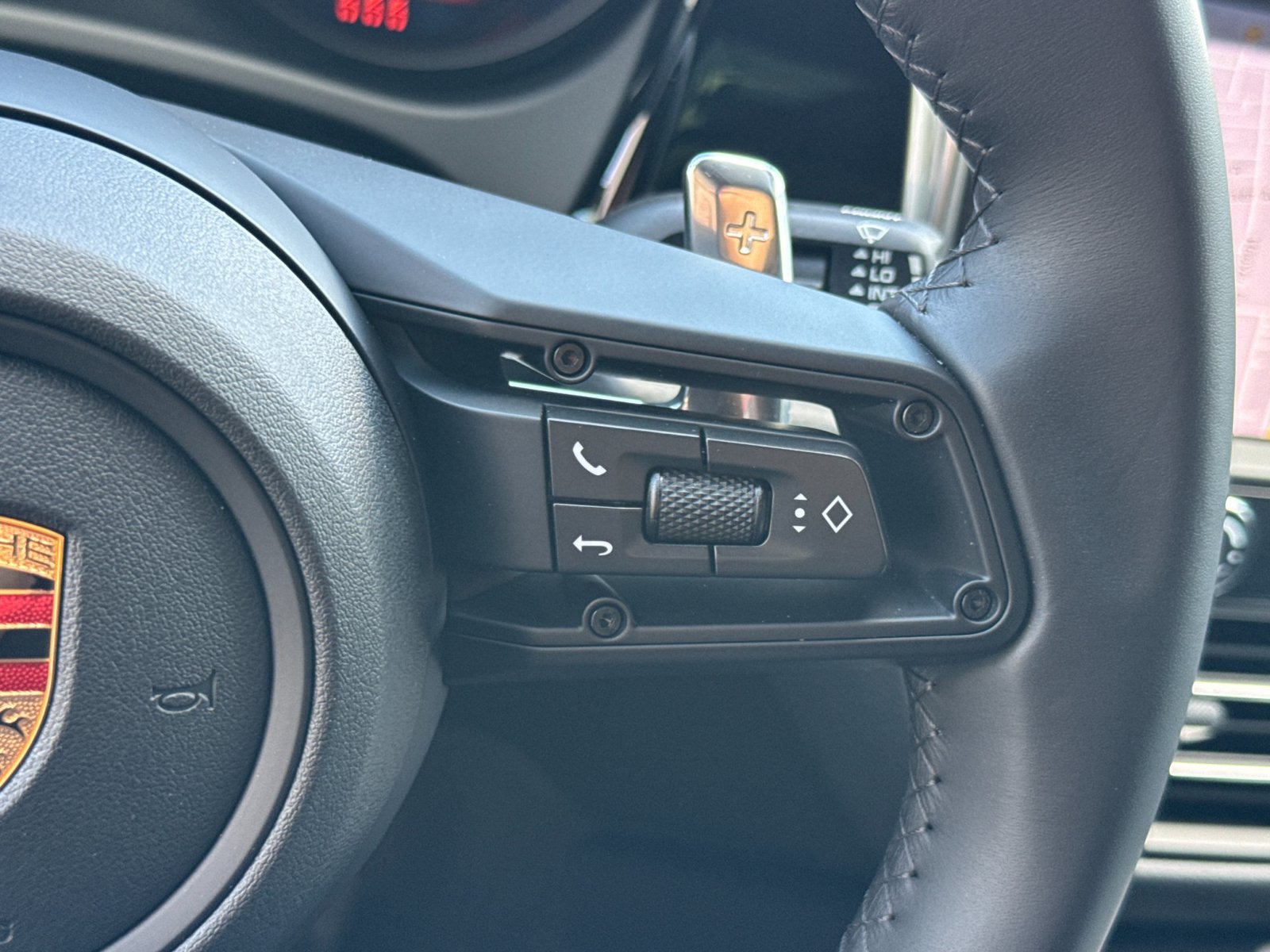 Certified 2026 Porsche Macan AWD/4WD image 28