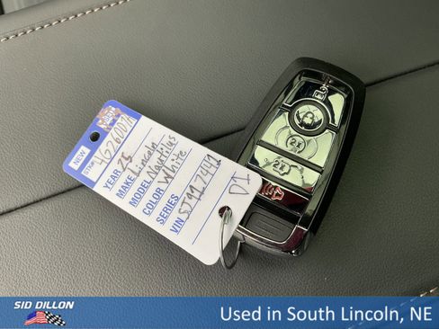 Used 2025 Lincoln Nautilus Reserve w/ Jet Appearance Package image 8