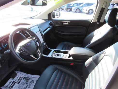 Used 2024 Ford Edge SEL w/ Sport Appearance Package image 8