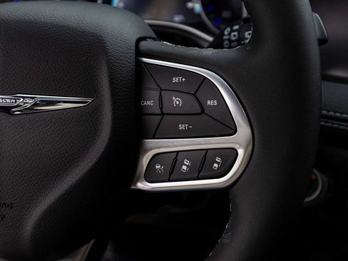 New 2026 Chrysler Pacifica Select AWD/4WD image 21
