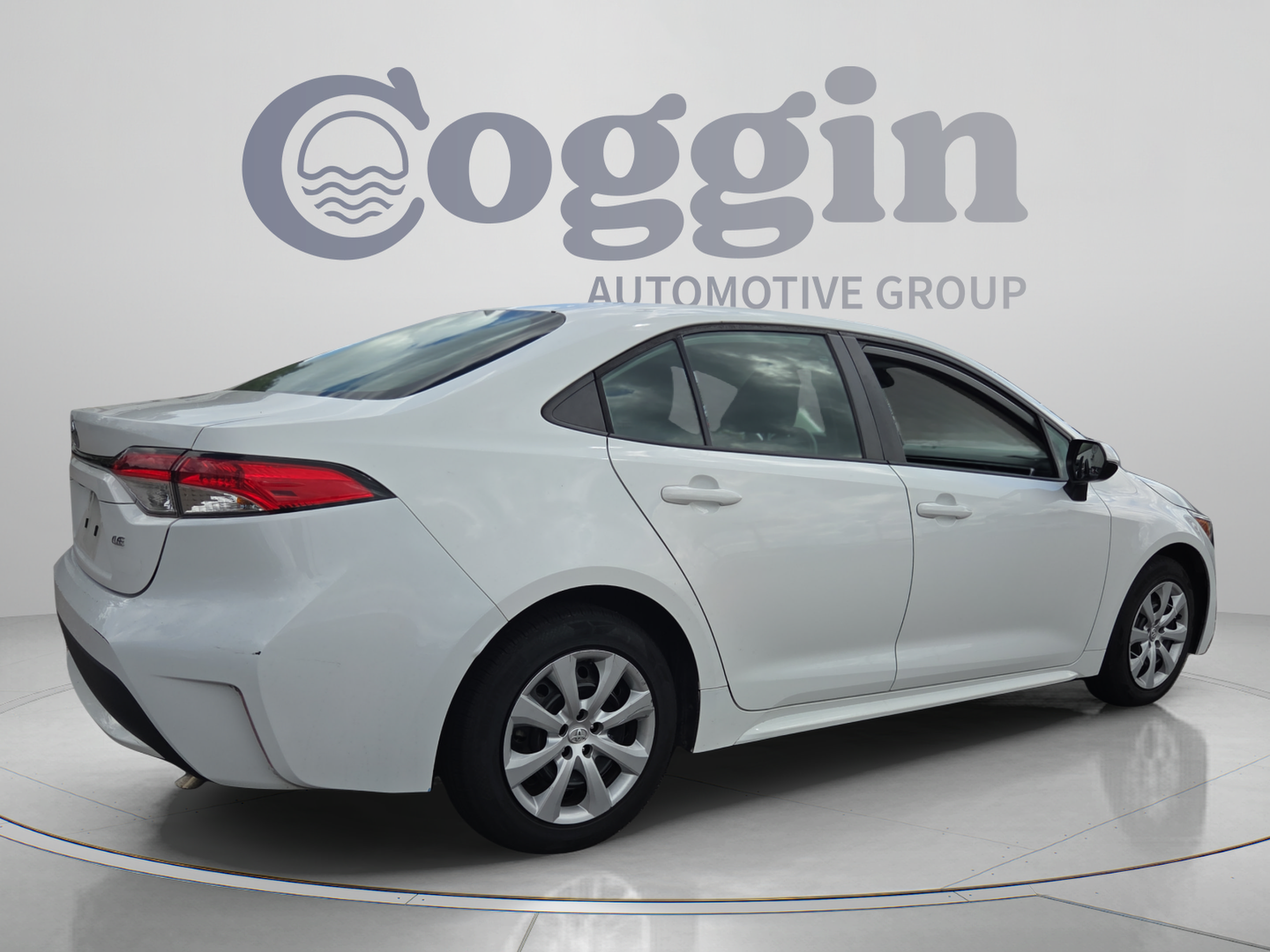 Used 2022 Toyota Corolla LE FWD image 5