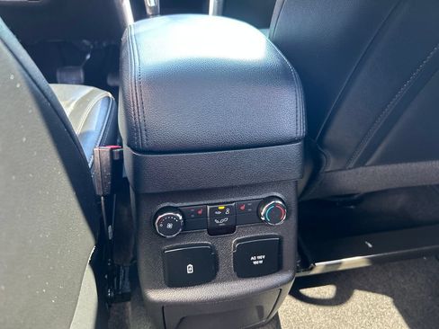 Used 2017 Ford Explorer Limited w/ Equipment Group 301A AWD/4WD image 30