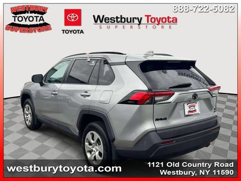 Used 2021 Toyota RAV4 LE AWD/4WD image 9