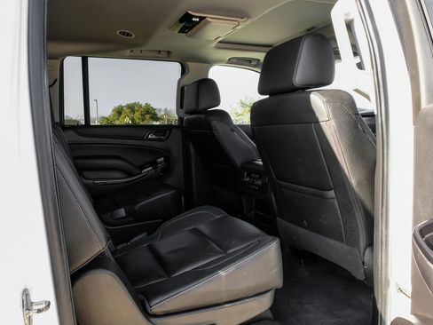 Used 2020 Chevrolet Suburban LT image 44