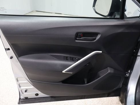 Used 2023 Toyota Corolla Cross LE w/ Moonroof Package image 14