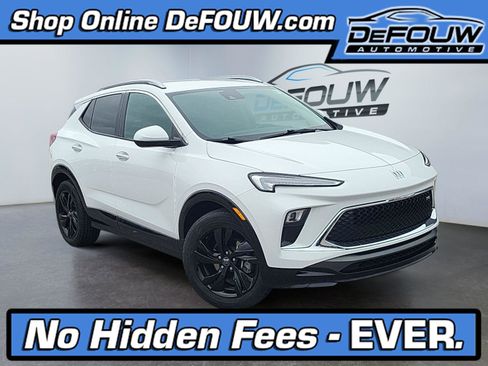 Used 2024 Buick Encore GX Sport Touring FWD image 1