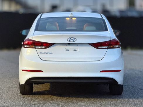 Used 2018 Hyundai Elantra SEL FWD image 4