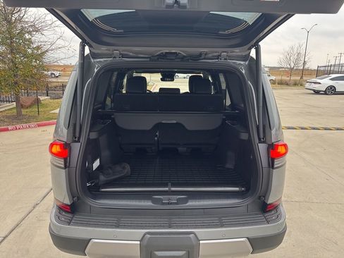 Used 2025 Lexus GX 550 image 14