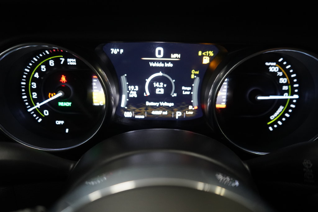 Used 2022 Jeep Wrangler Unlimited Sahara AWD/4WD image 37