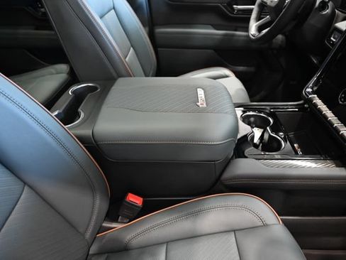 New 2026 GMC Yukon AT4 w/ AT4 Premium Plus Package AWD/4WD image 22