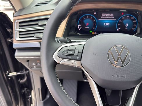 New 2026 Volkswagen Atlas SE FWD image 17