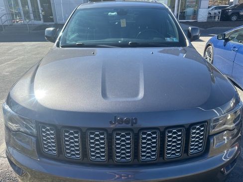 Used 2021 Jeep Grand Cherokee Laredo X image 11