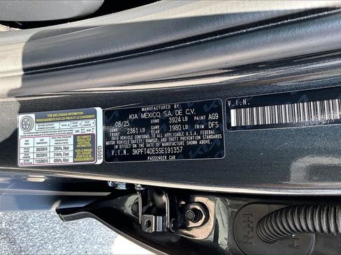 Used 2025 Kia K4 FWD image 31