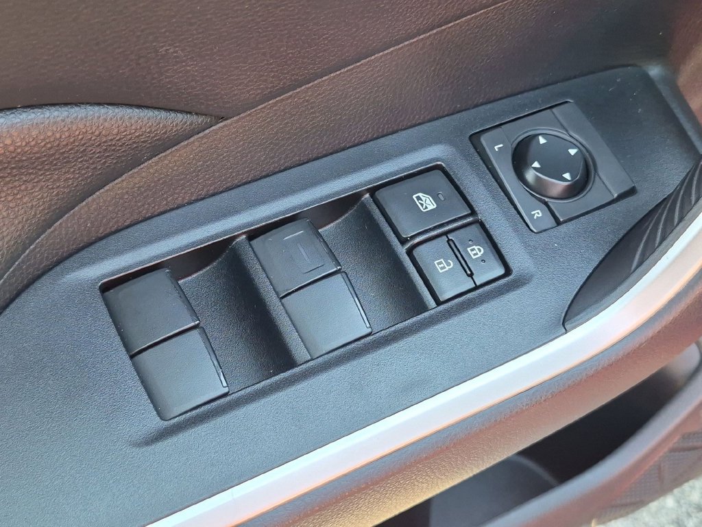 Used 2020 Toyota RAV4 LE FWD image 13