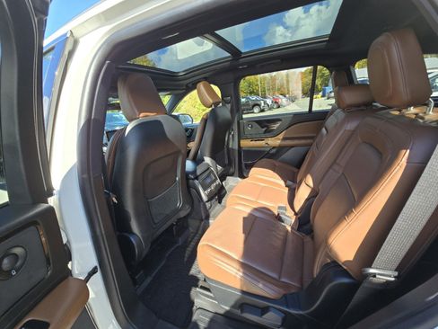 Used 2023 Lincoln Aviator Reserve w/ Elements Package Plus AWD/4WD image 7