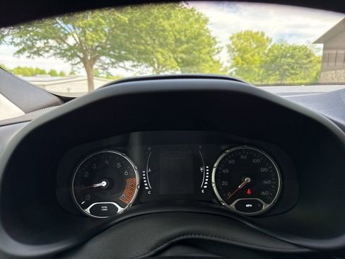 New 2023 Jeep Renegade Latitude image 19