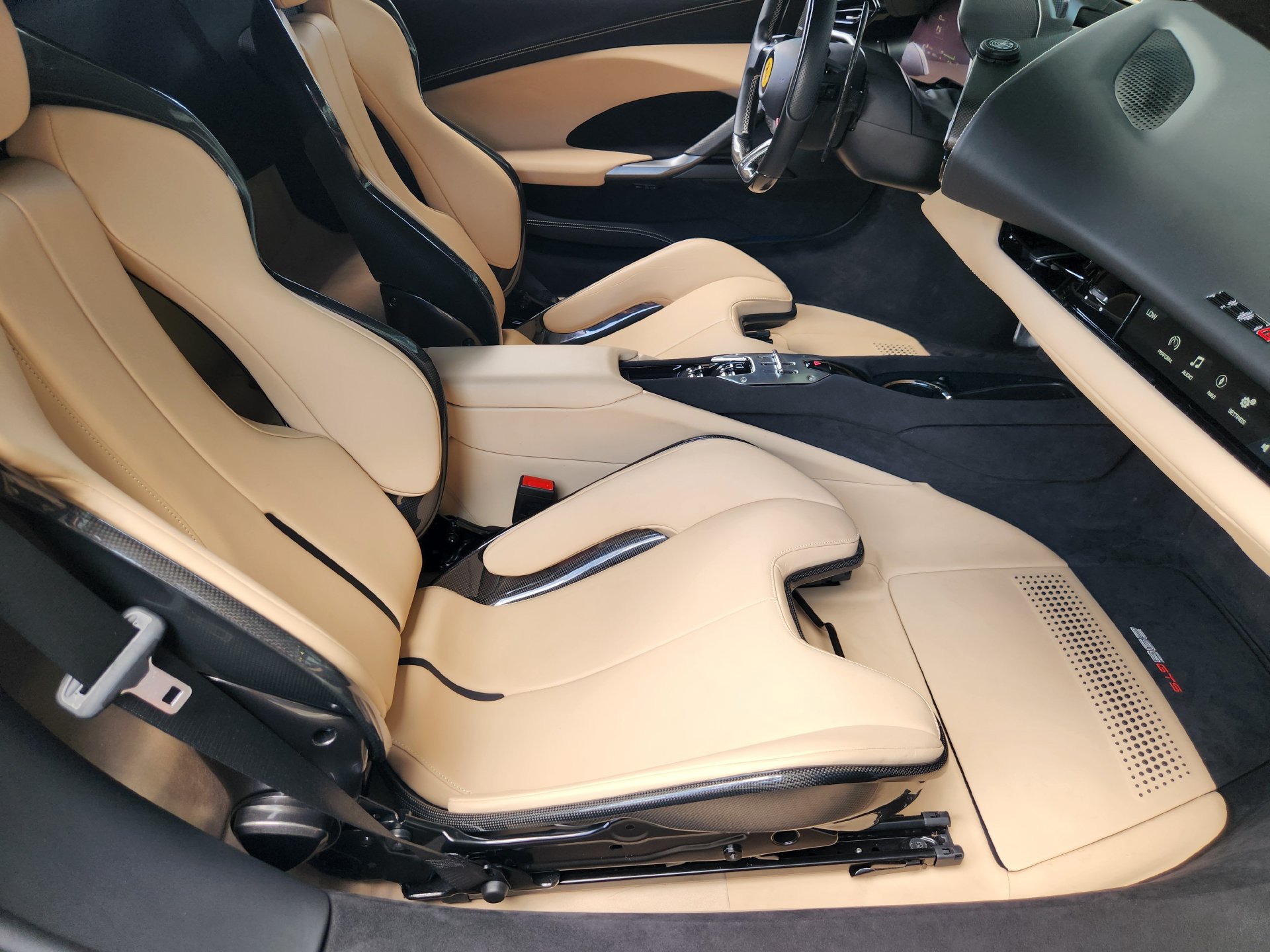 Used 2023 Ferrari 296 GTS RWD image 3