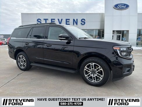 Used 2025 Ford Expedition Active AWD/4WD image 1