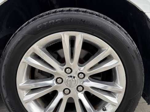 Used 2016 Chrysler 300 C image 9