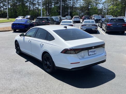 Used 2025 Honda Accord SE image 8