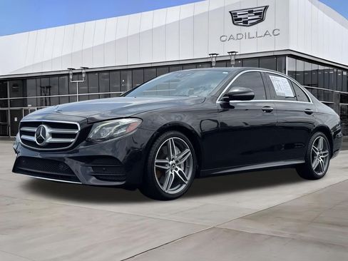 Used 2018 Mercedes-Benz E 400 4MATIC Sedan image 4