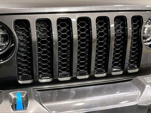 Used 2021 Jeep Wrangler Unlimited Sahara image 28