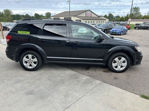 Used 2010 Dodge Journey SXT FWD image 4