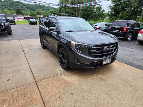 Used 2020 GMC Terrain SLT w/ Preferred Package AWD/4WD image 1