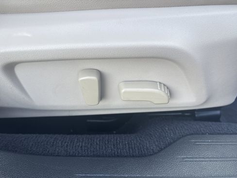 Used 2016 Subaru Outback 2.5i Limited image 11