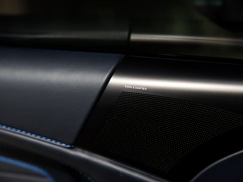 Used 2016 Aston Martin DB9 GT RWD image 22