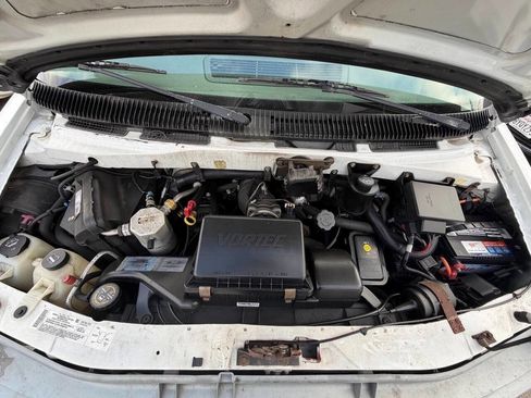 Used 2004 GMC Safari w/ Seat Package image 10