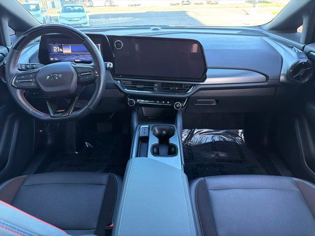 Used 2024 Chevrolet Equinox EV RS FWD image 17