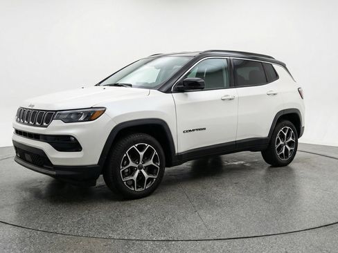 Used 2025 Jeep Compass Limited AWD/4WD image 3