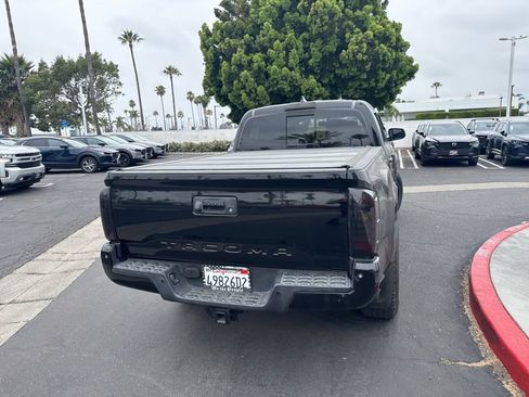 Used 2017 Toyota Tacoma TRD Sport RWD image 21