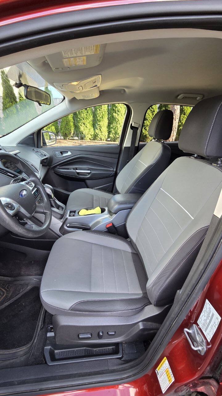 Used 2015 Ford Escape SE w/ Equipment Group 201A AWD/4WD image 9