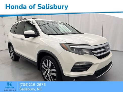Used 2016 Honda Pilot Touring image 1