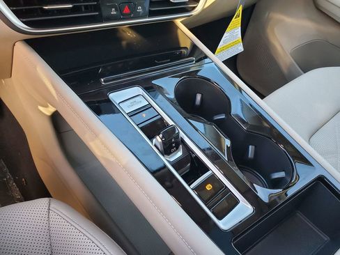 New 2026 Volkswagen Atlas SE FWD image 10