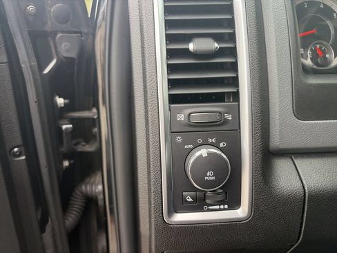 Used 2019 RAM 1500 Warlock AWD/4WD image 19
