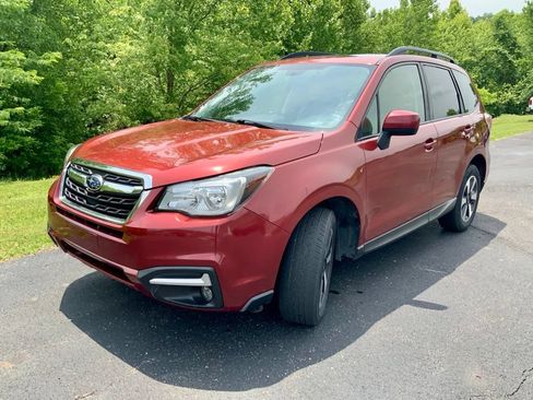 Used 2017 Subaru Forester 2.5i Premium AWD/4WD image 4