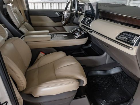 Used 2022 Lincoln Navigator L Reserve AWD/4WD image 12