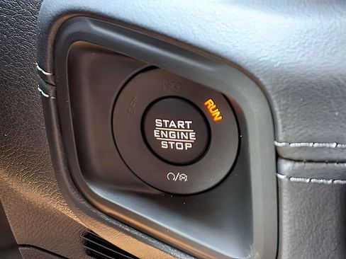 New 2025 Jeep Wrangler Unlimited Rubicon w/ Technology Group image 14