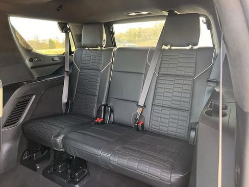 Certified 2024 Cadillac Escalade V w/ LPO, ONYX Package image 31