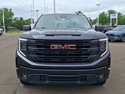 Used 2024 GMC Sierra 1500 Elevation AWD/4WD image 2
