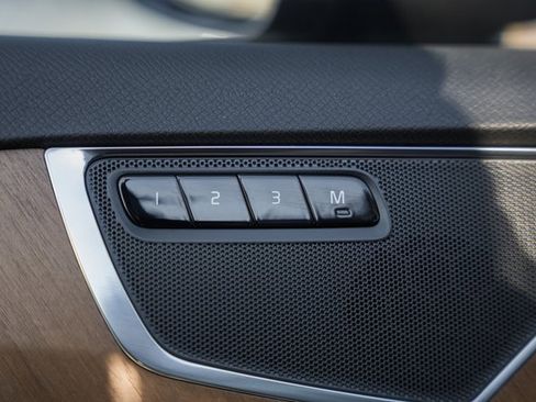 Certified 2023 Volvo XC90 B6 Plus image 37